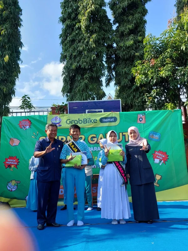Kegiatan di perpustakaan